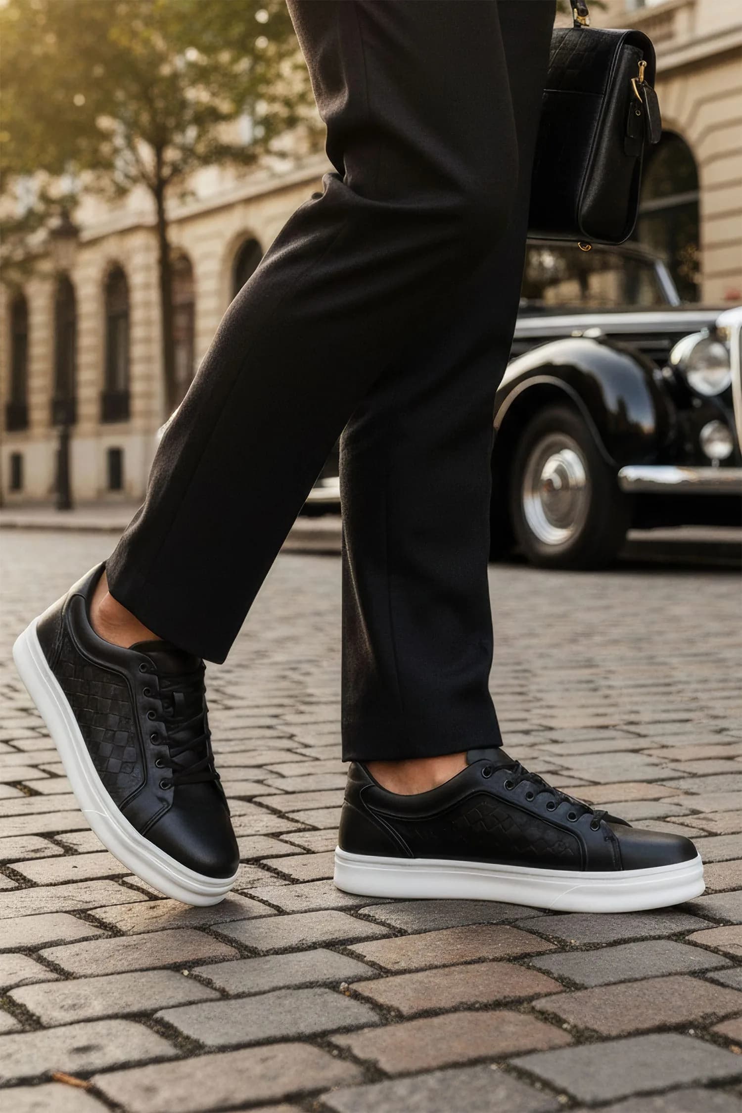 Downtown Furor Low Top Sneakers in black, size 6.5